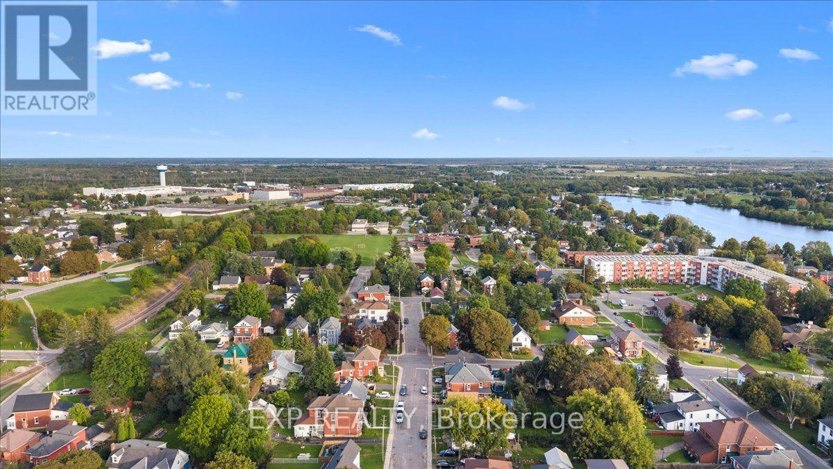 110 Chambers Street Property Photo 28