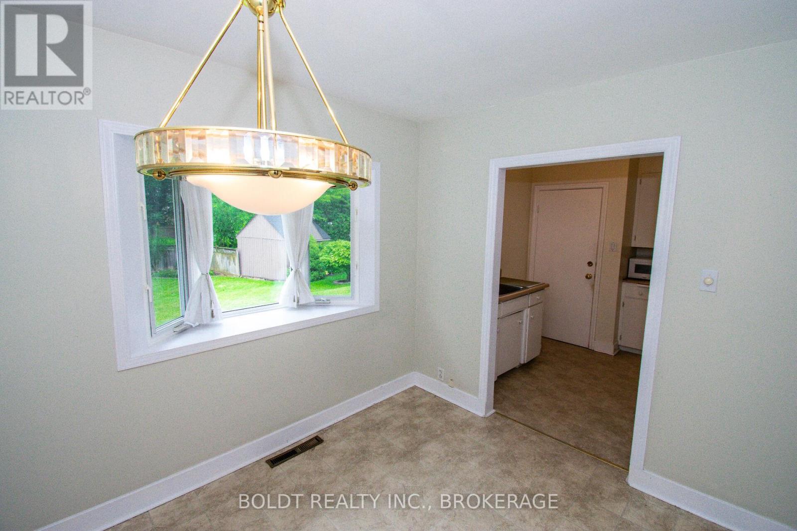 25 Elm Ridge Drive Property Photo 8