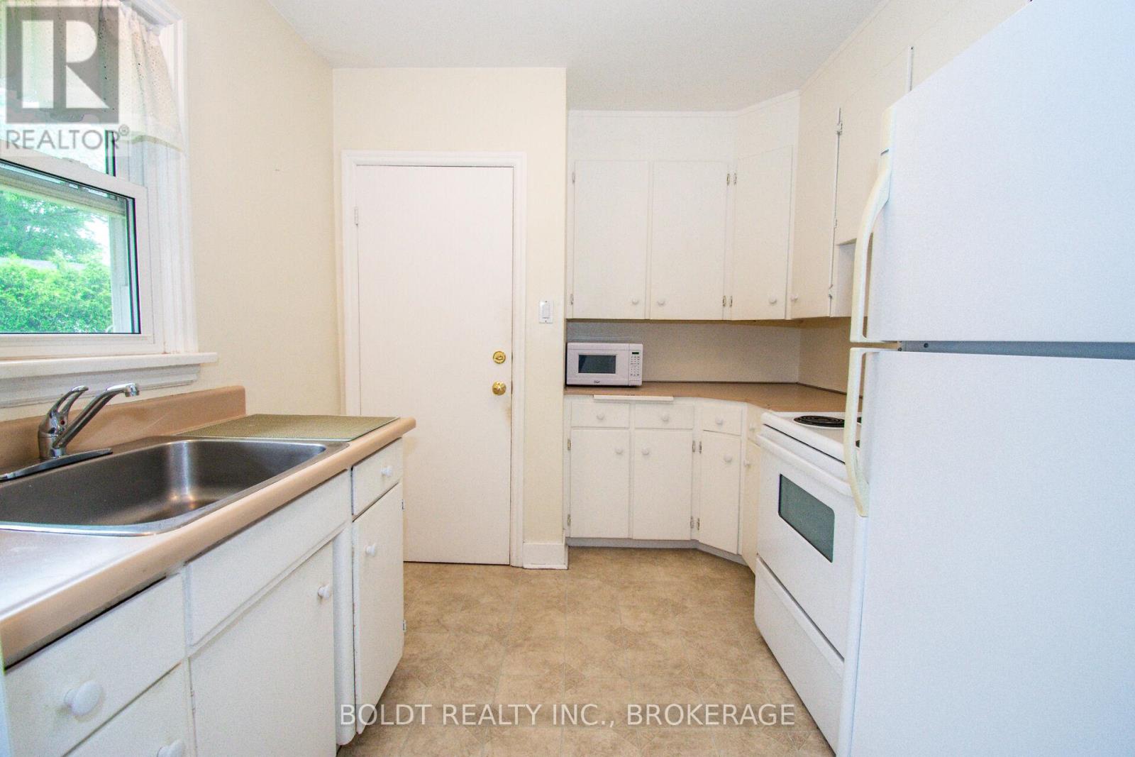25 Elm Ridge Drive Property Photo 9