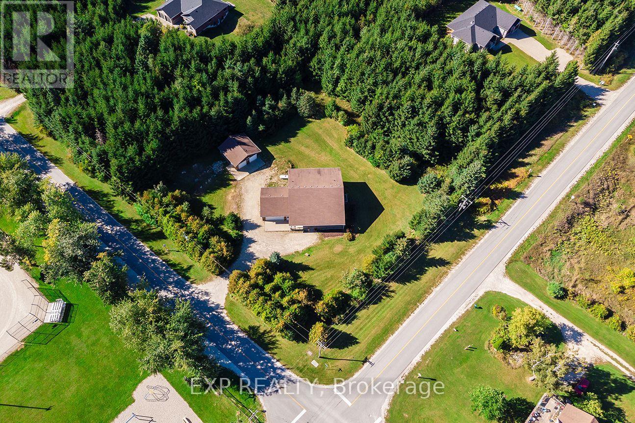 625421 15 Side Road Property Photo 1