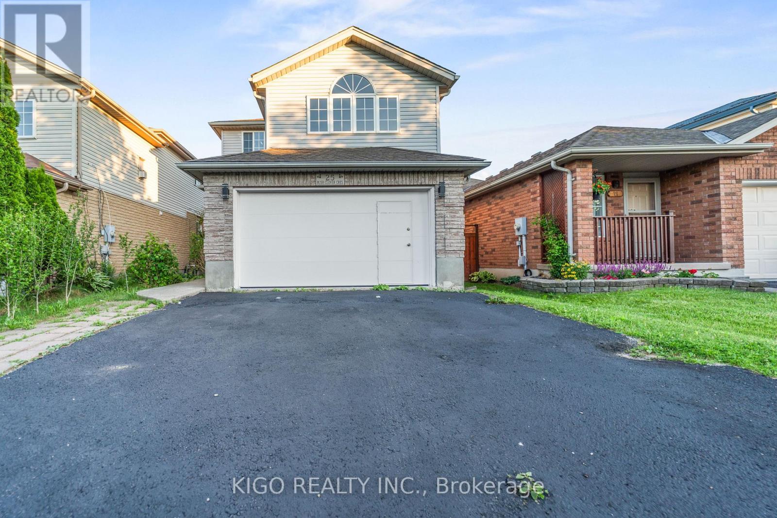25 Bush Clover Crescent Property Photo 2