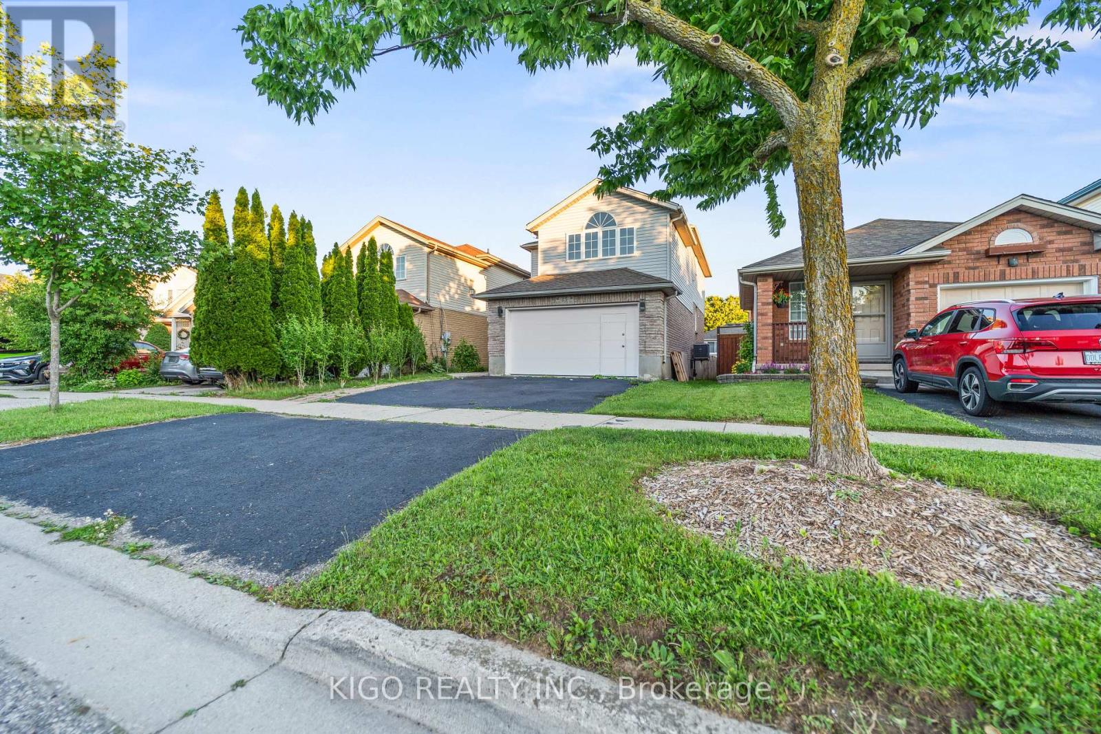 25 Bush Clover Crescent Property Photo 3