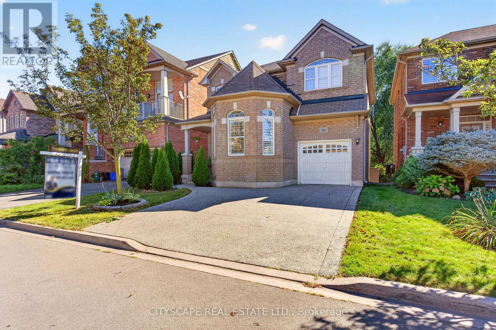366 MONTREAL CIRCLE Property Photo 1