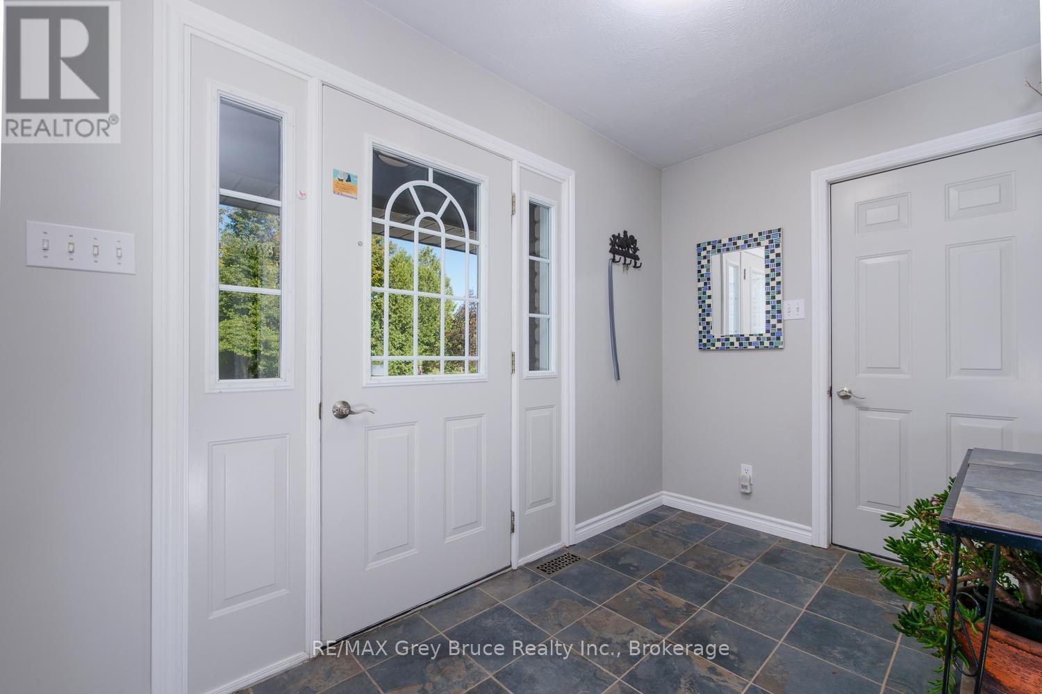 135 North Diagonal Property Photo 4