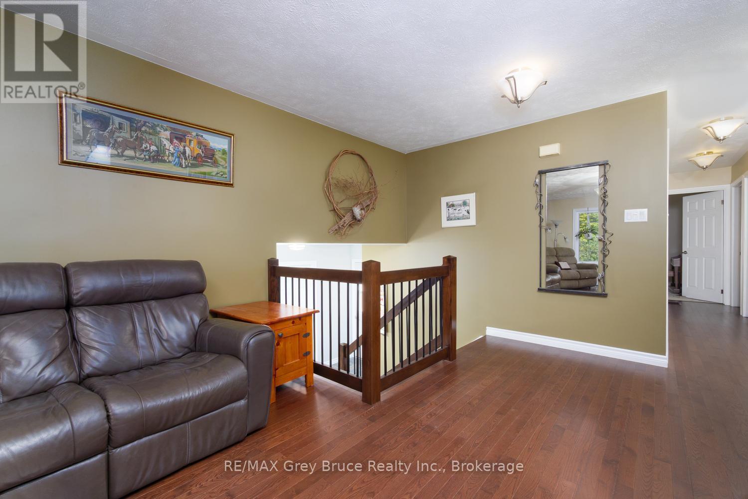 135 North Diagonal Property Photo 6