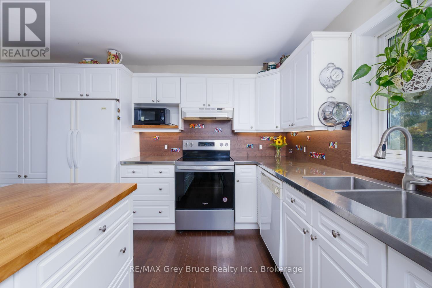 135 North Diagonal Property Photo 14