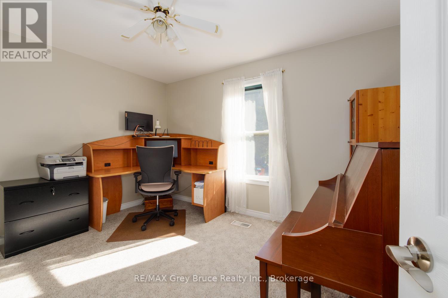 135 North Diagonal Property Photo 17