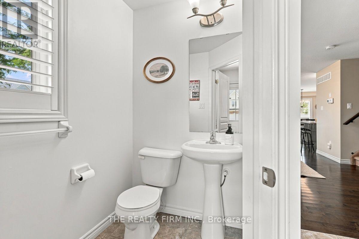 914 Silverfox Crescent Property Photo 21