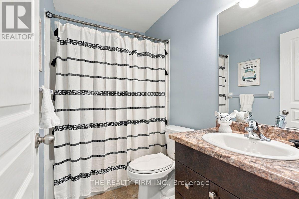 914 Silverfox Crescent Property Photo 30