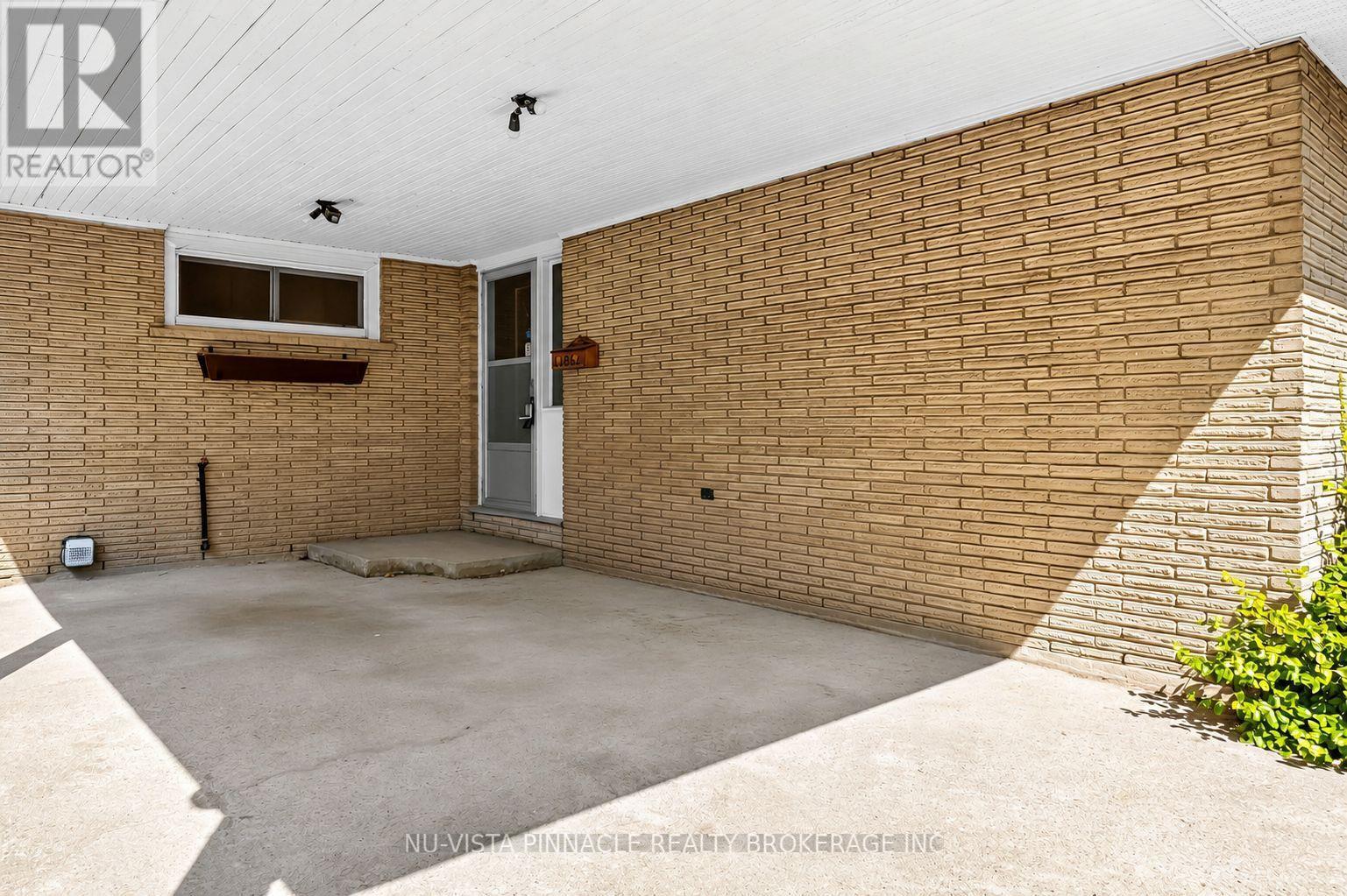1062 Apache Road Property Photo 4