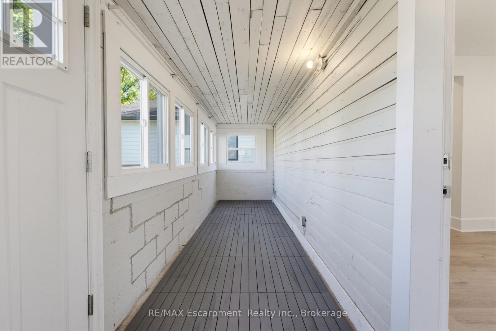 #1 - 11 Charles Street Property Photo 6