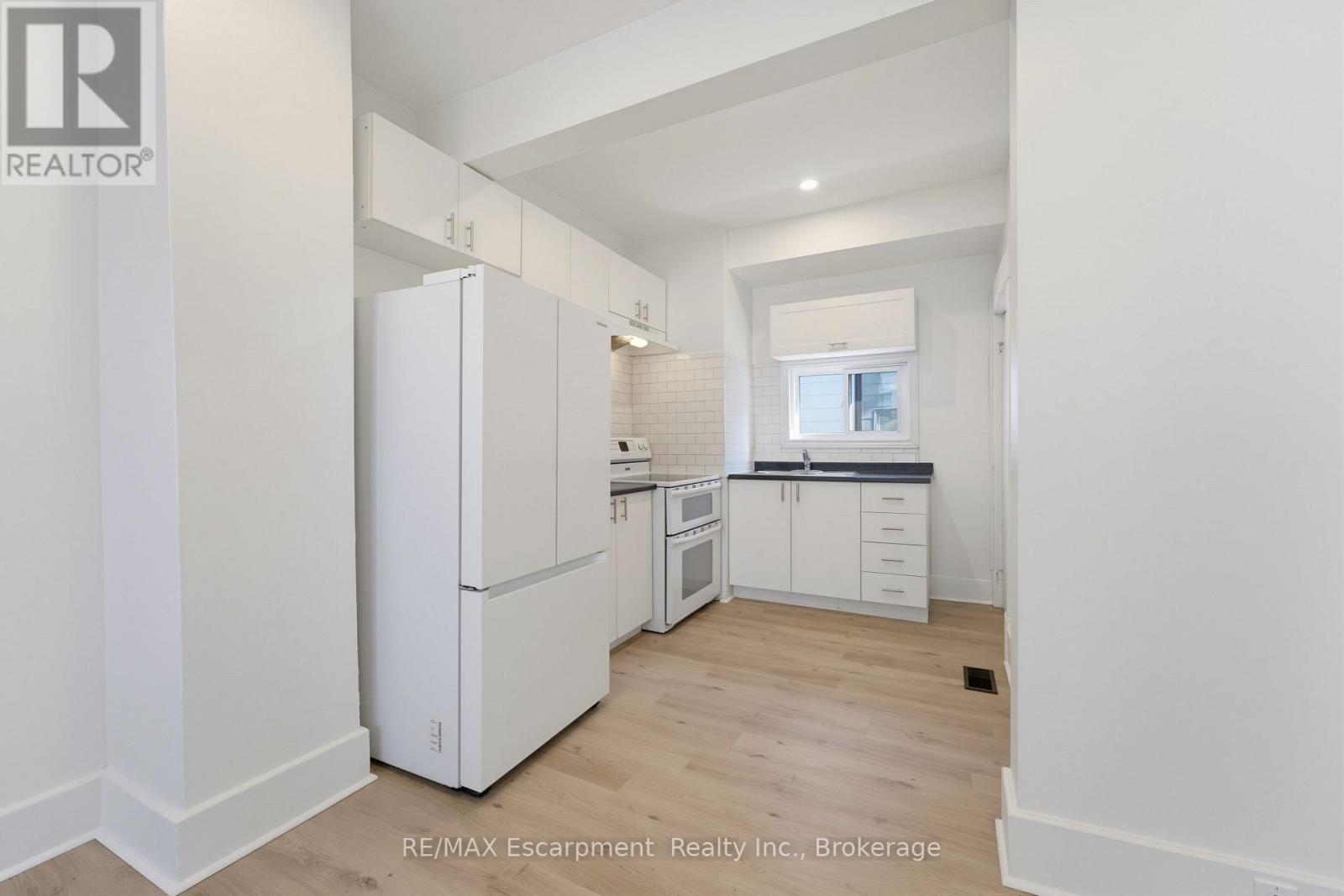 #1 - 11 Charles Street Property Photo 11