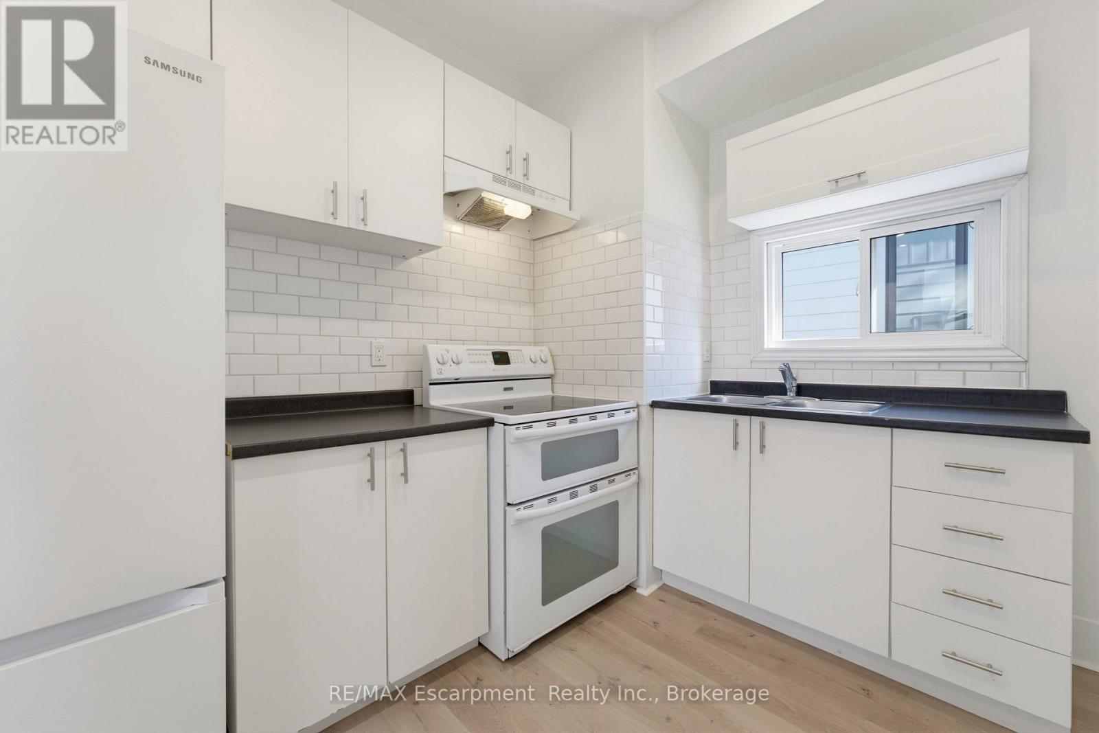 #1 - 11 Charles Street Property Photo 13