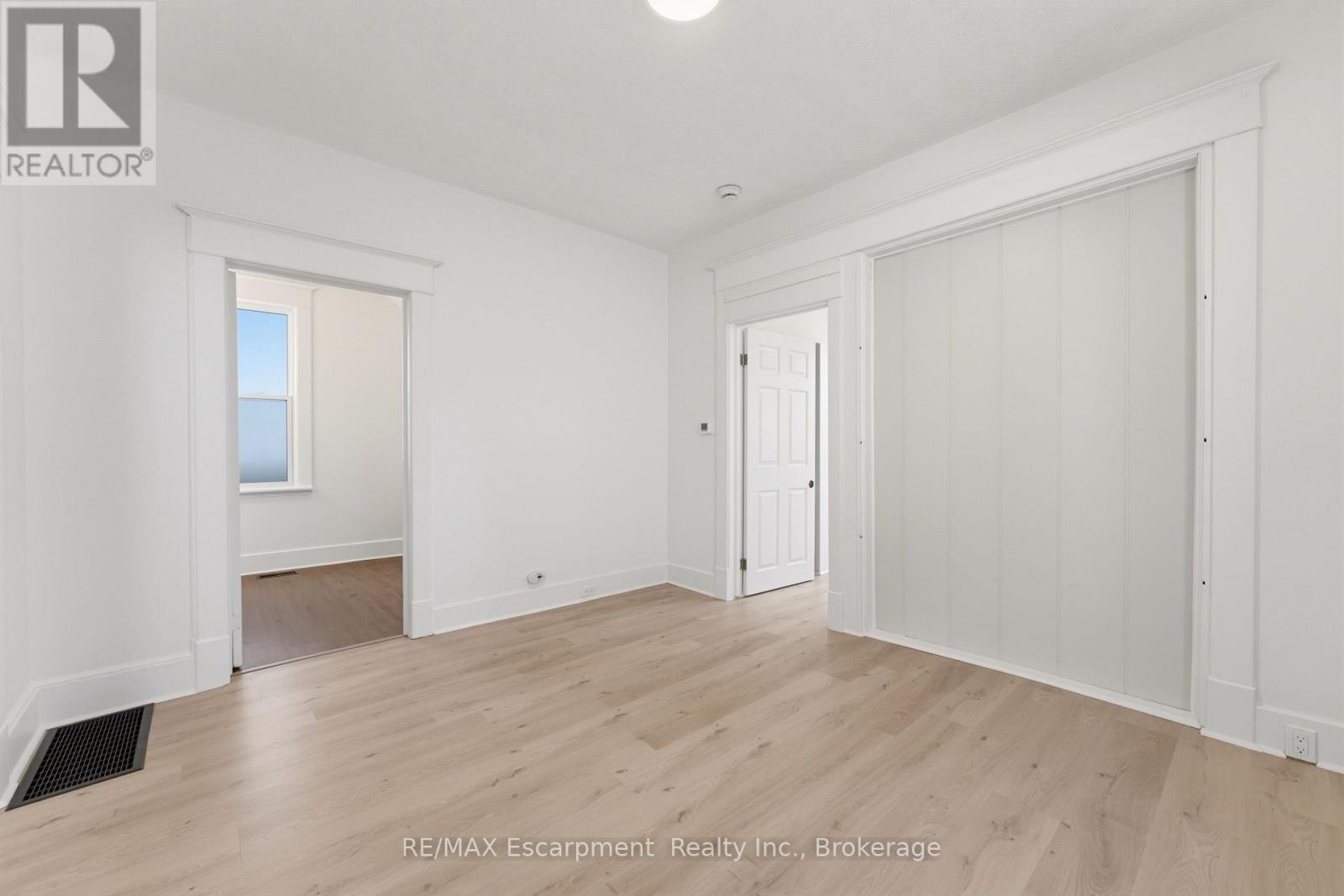 #1 - 11 Charles Street Property Photo 18