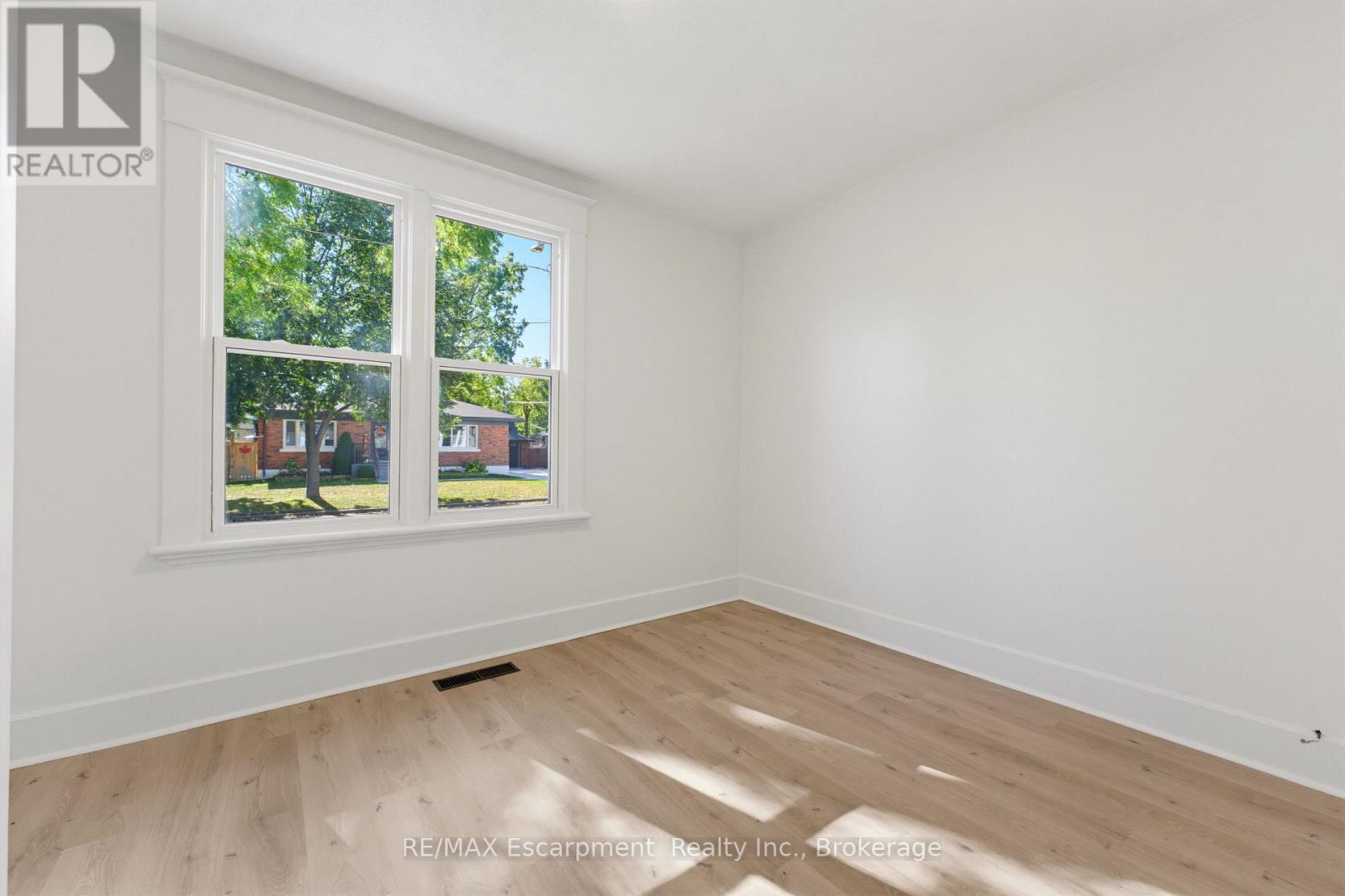 #1 - 11 Charles Street Property Photo 19