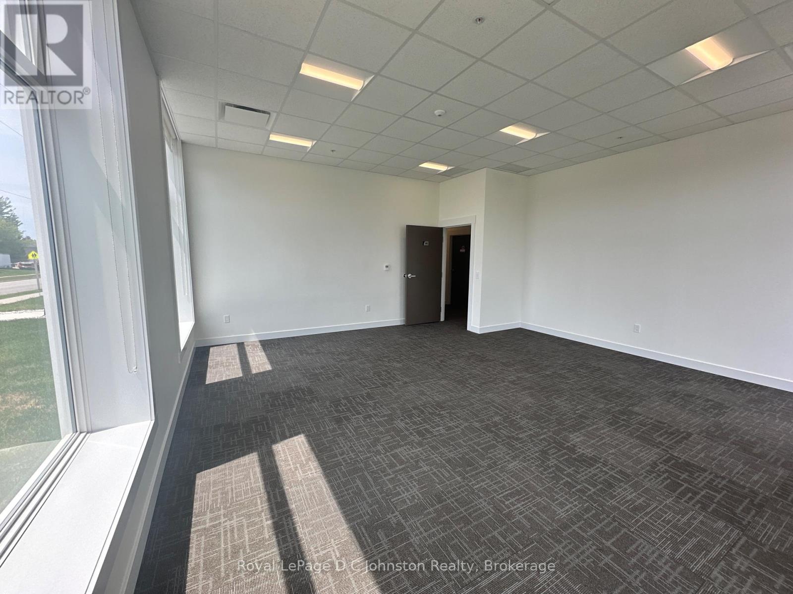 119 - 1020 Goderich Street Property Photo 3