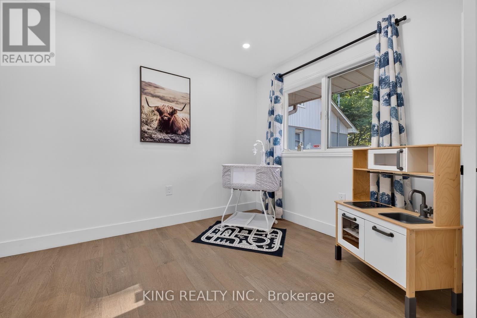 35 Hewko Street Property Photo 20