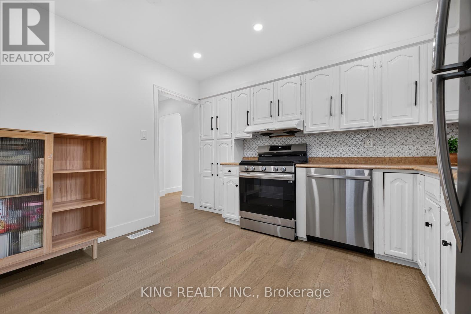 35 Hewko Street Property Photo 29