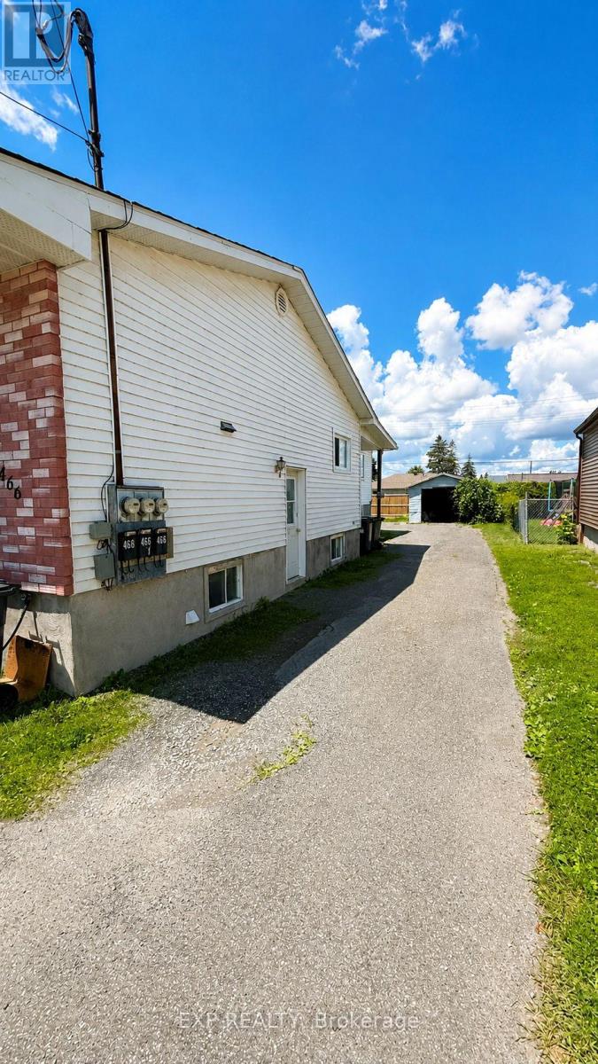 466-468 Catherine Street Property Photo 4