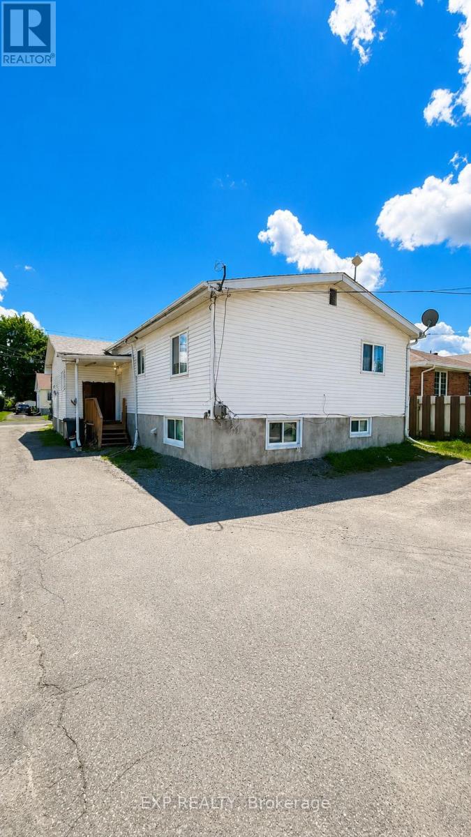 466-468 Catherine Street Property Photo 5
