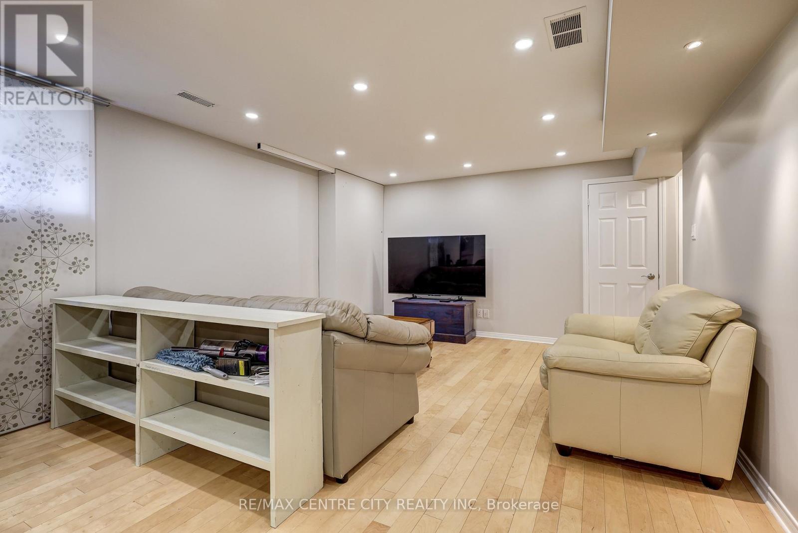 24 Schreyer Drive Property Photo 33