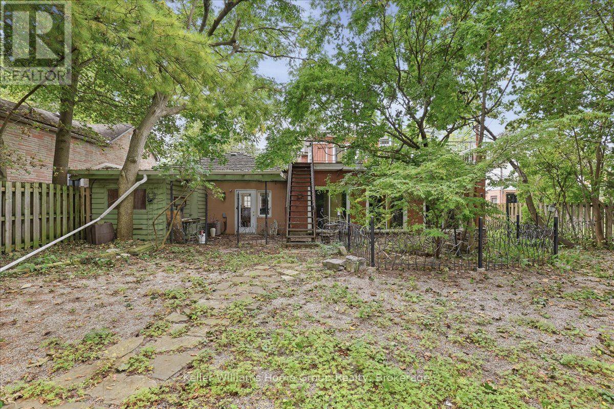 401 Laurel Street Property Photo 4