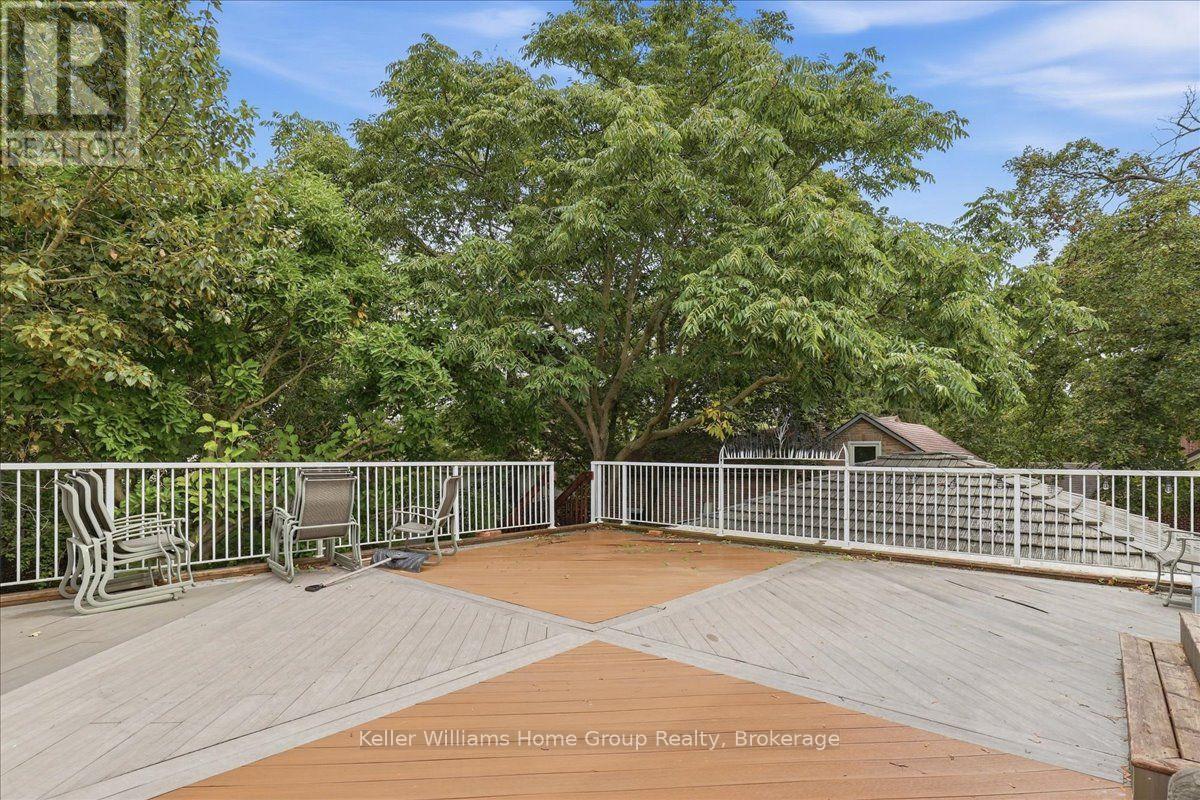 401 Laurel Street Property Photo 7