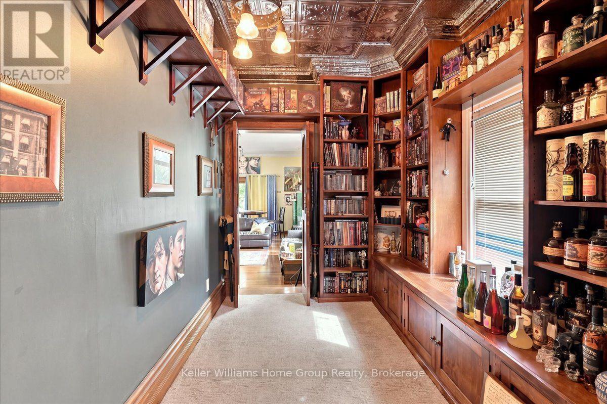 401 Laurel Street Property Photo 11