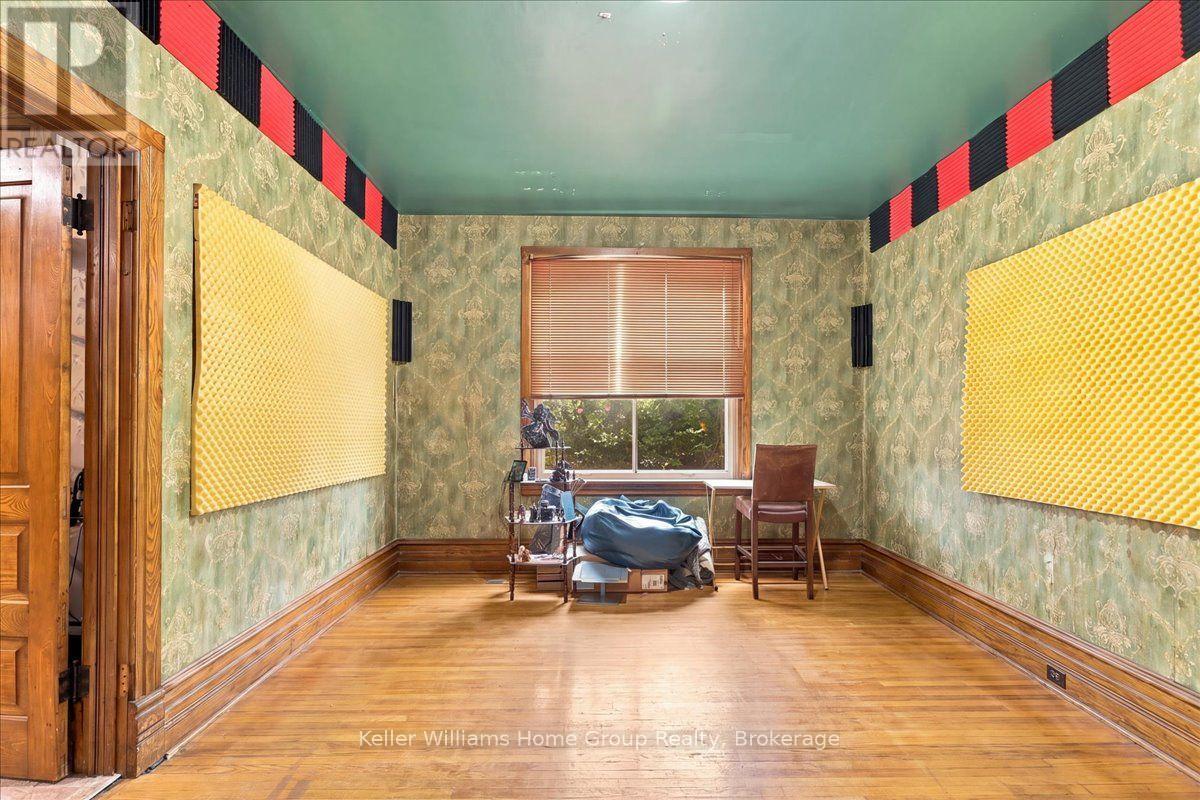 401 Laurel Street Property Photo 22