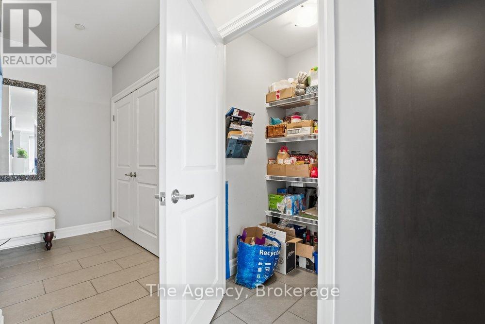 901 - 160 Macdonell Street Property Photo 10
