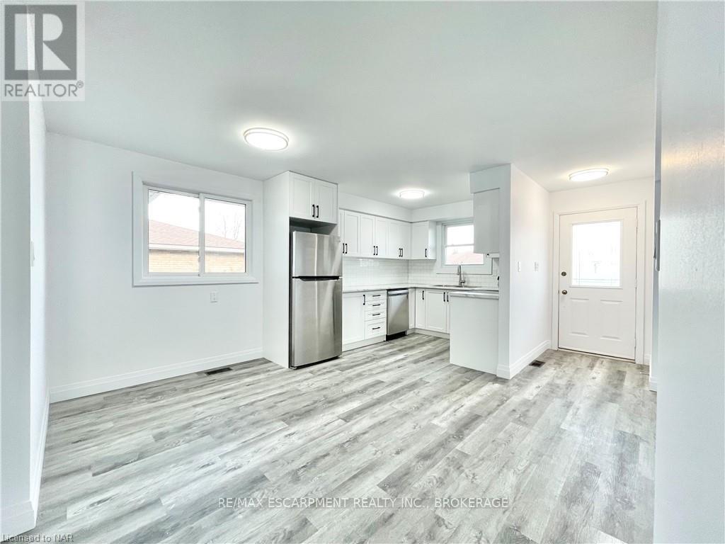 76 Marc Boulevard Property Photo 3