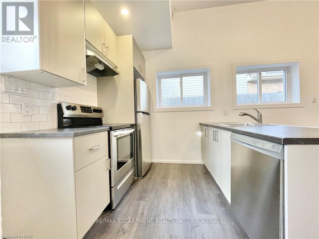 76 Marc Boulevard Property Photo 14