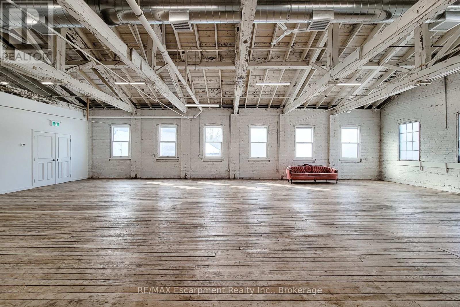 404 - 64 Hatt Street Property Photo 5