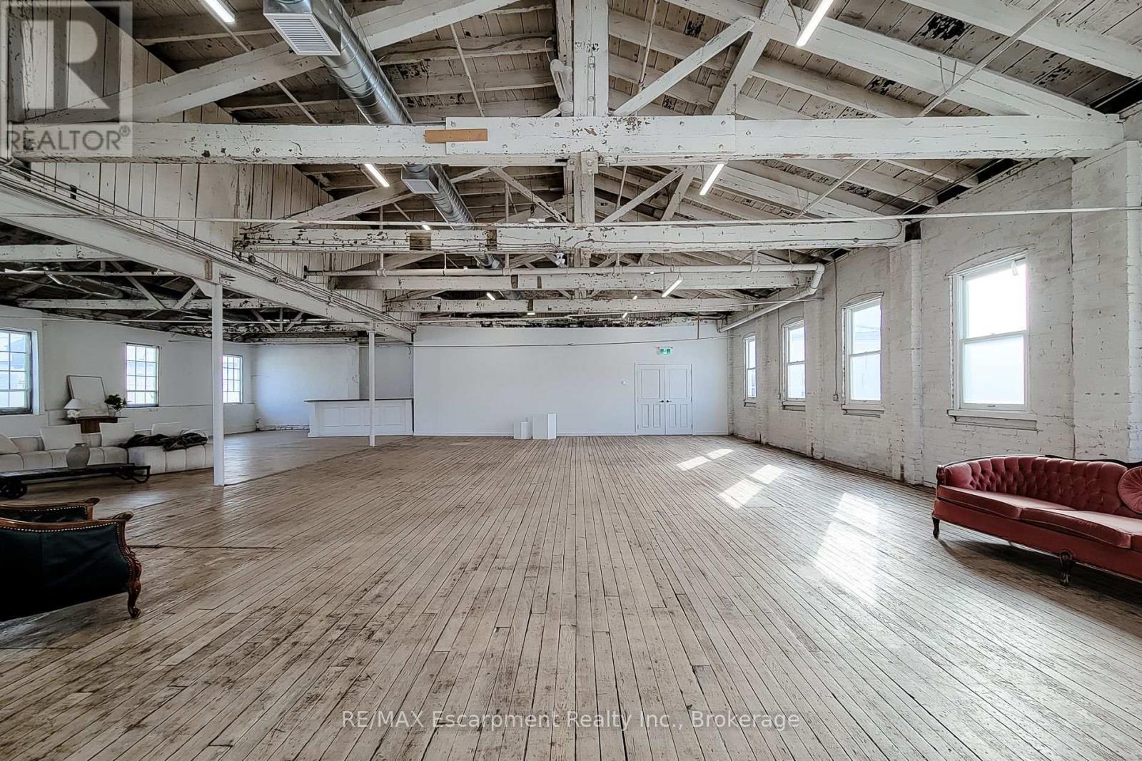 404 - 64 Hatt Street Property Photo 11