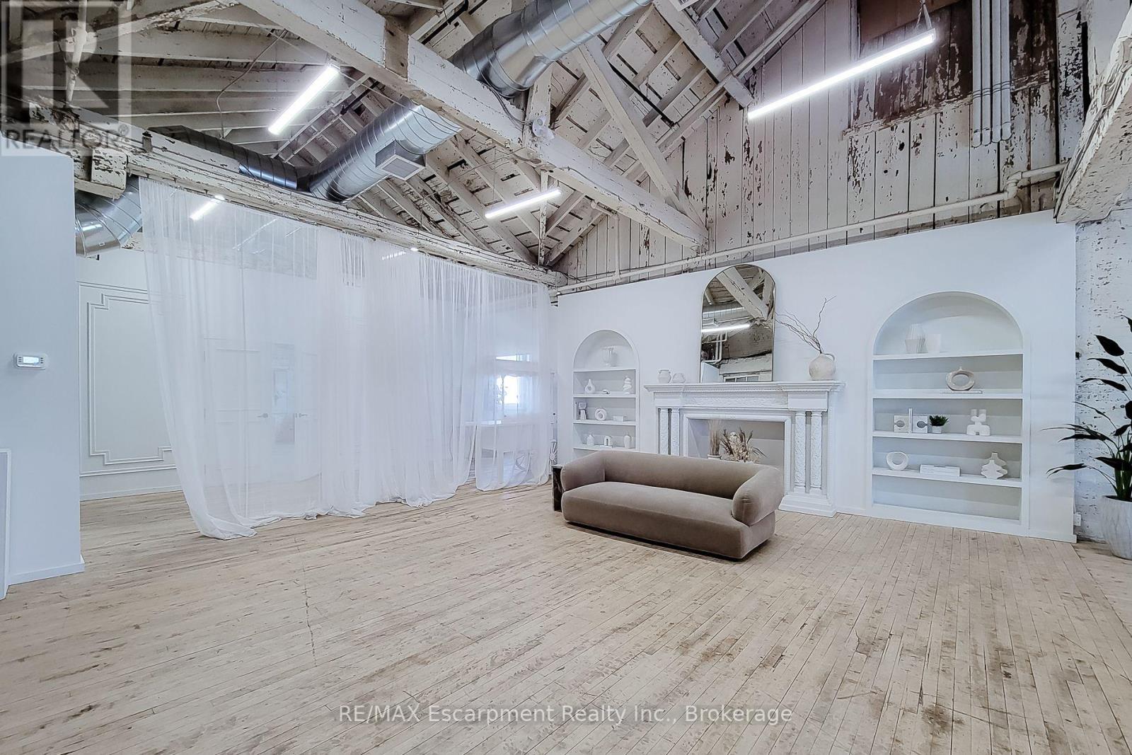 404 - 64 Hatt Street Property Photo 13