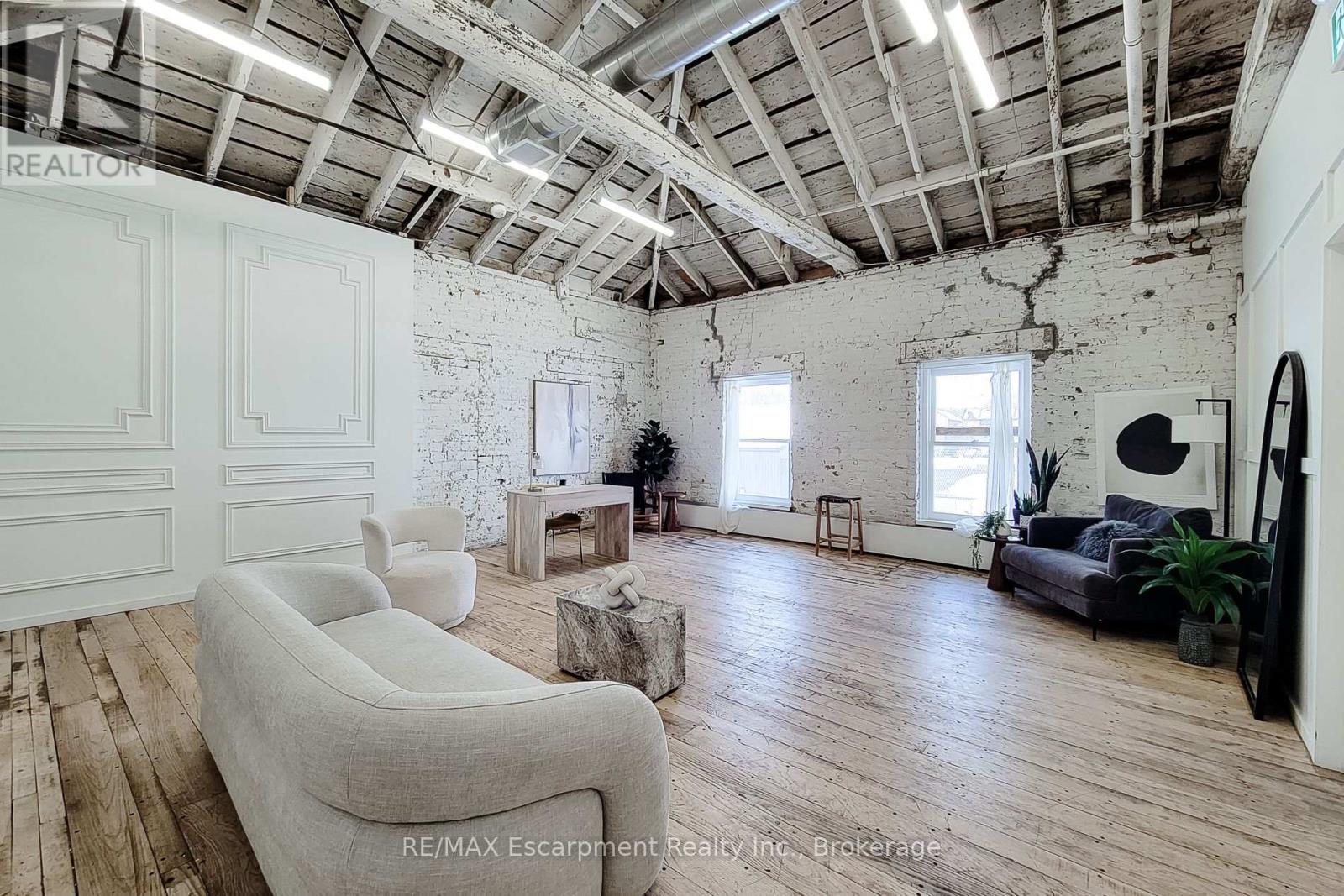 404 - 64 Hatt Street Property Photo 16