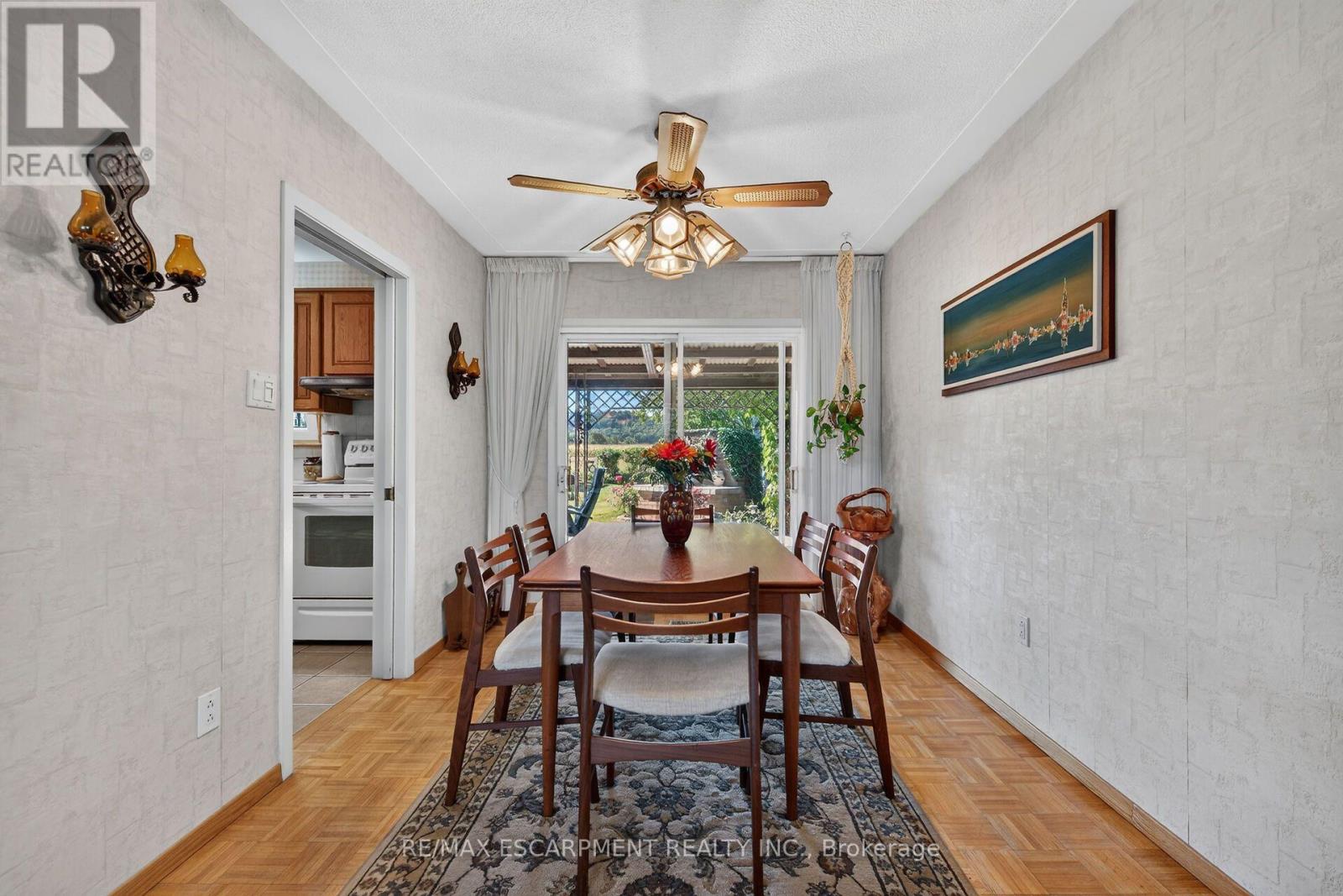 994 Barton Street Property Photo 12