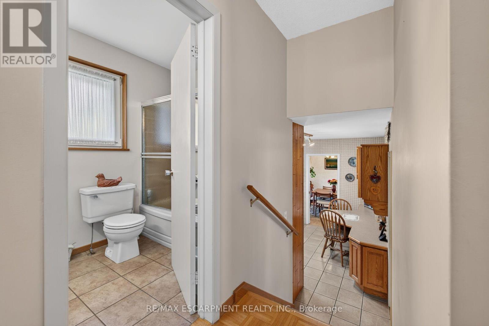 994 Barton Street Property Photo 23