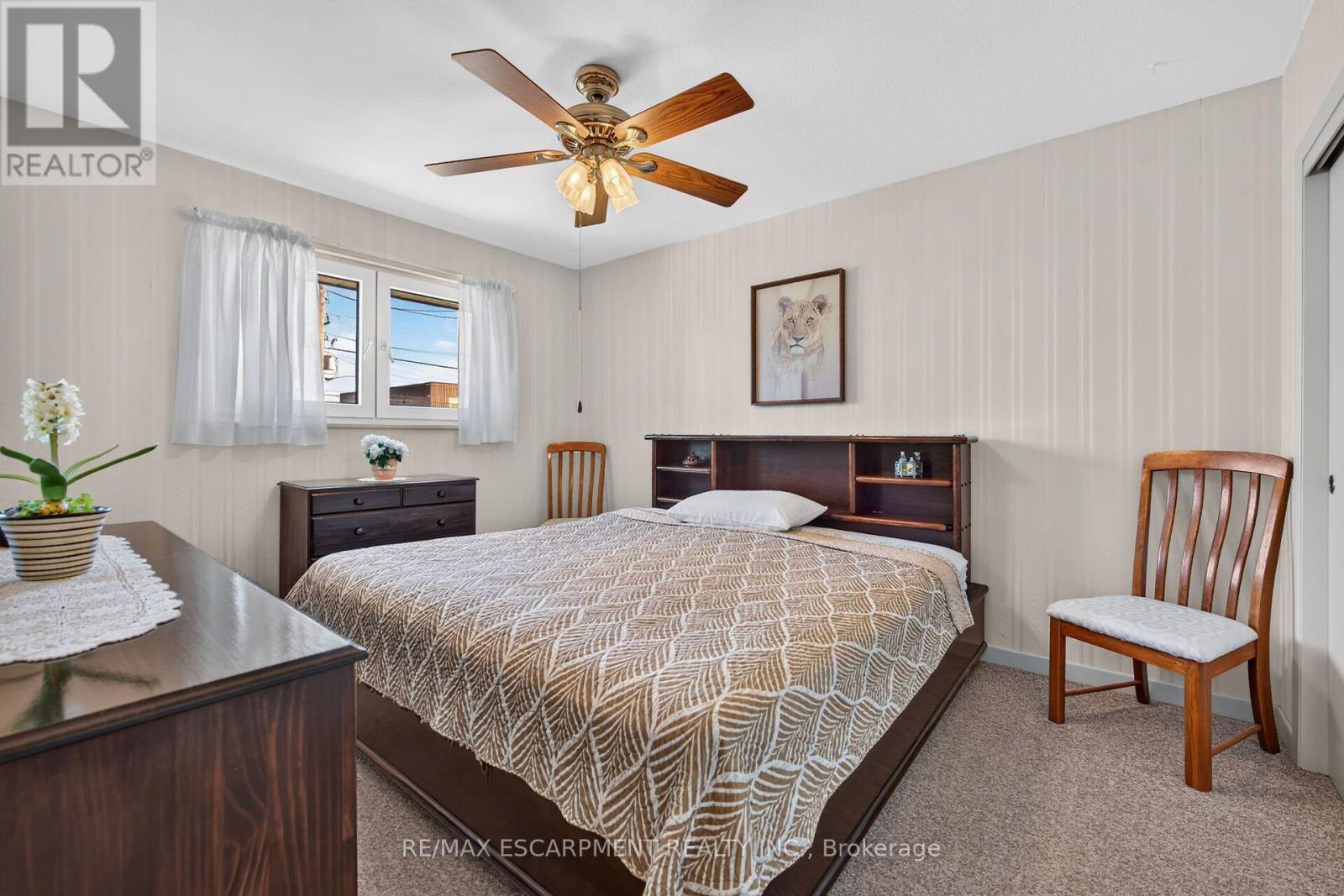 994 Barton Street Property Photo 25