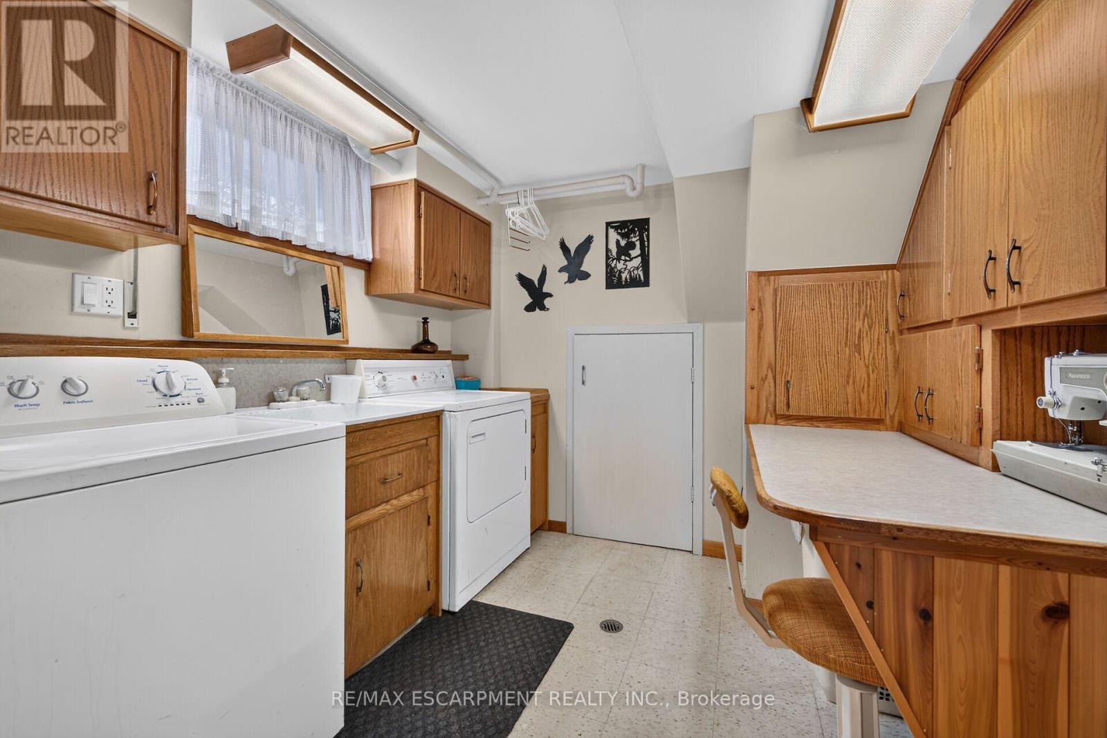 994 Barton Street Property Photo 34