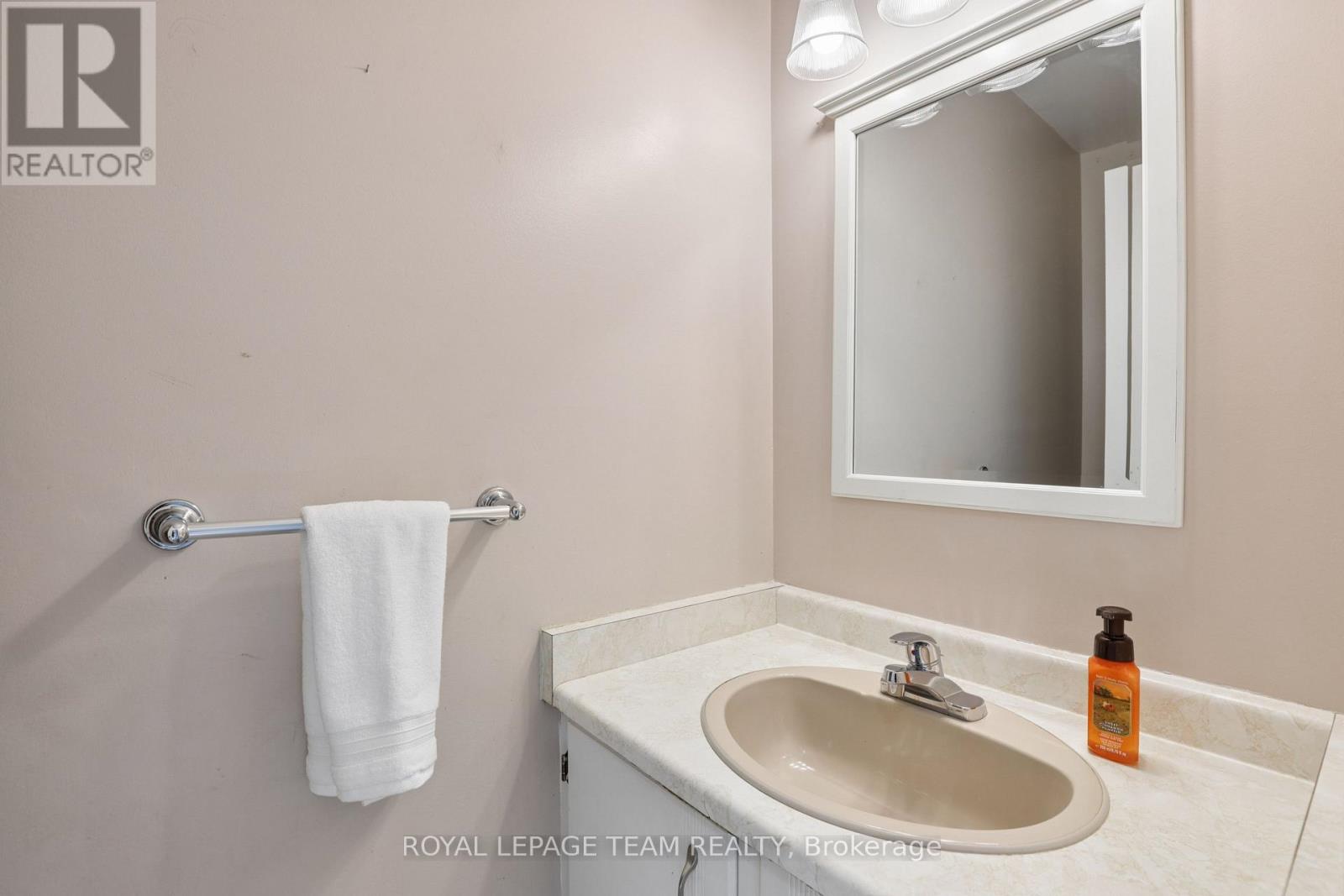 1133 St Emmanuel Terrace Property Photo 6