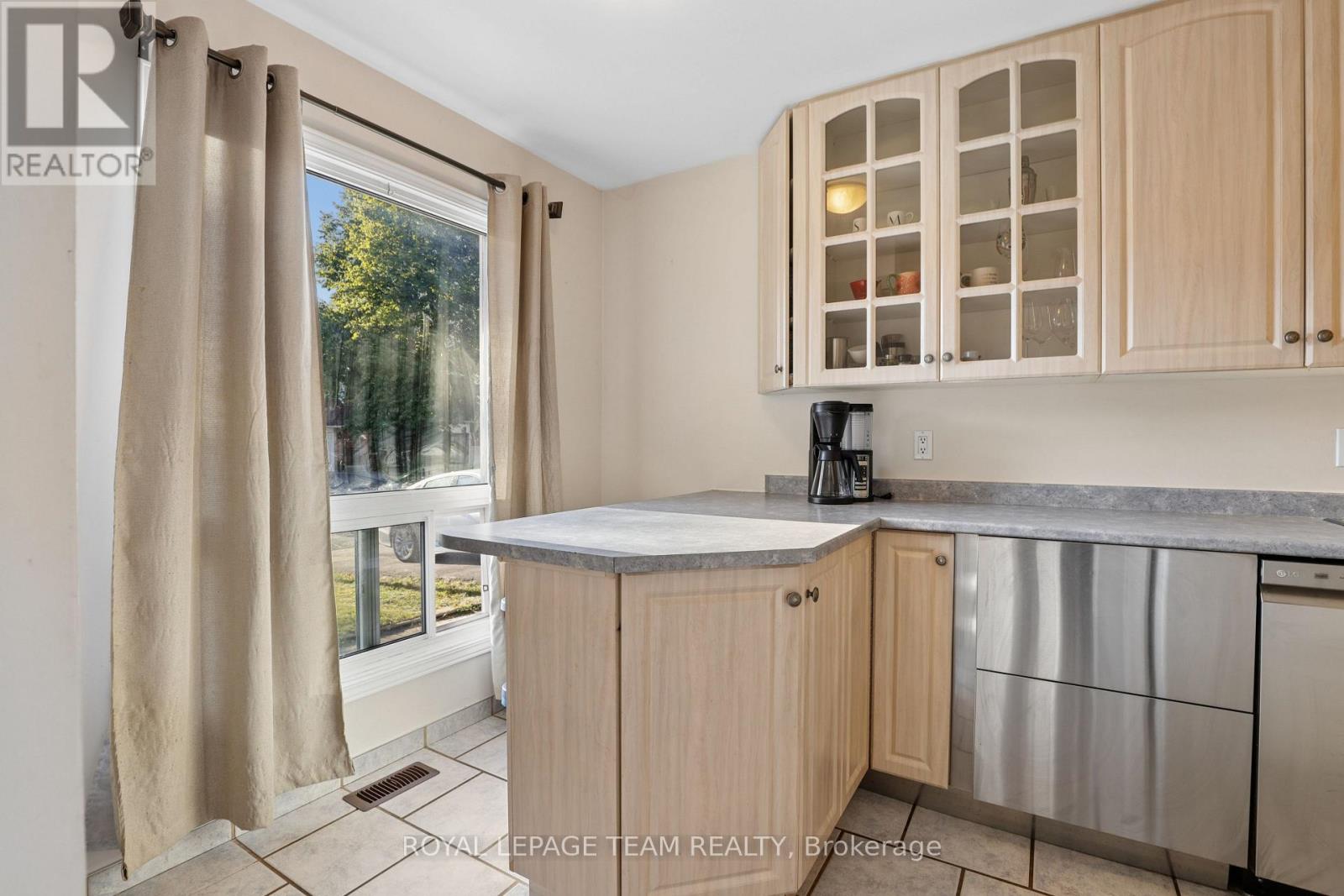 1133 St Emmanuel Terrace Property Photo 7