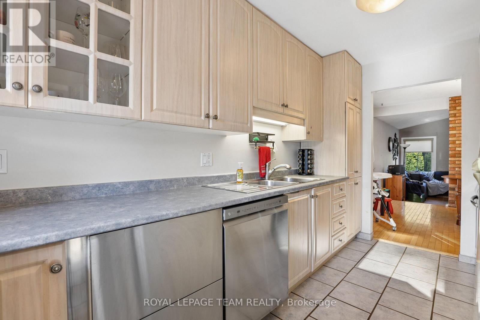 1133 St Emmanuel Terrace Property Photo 8