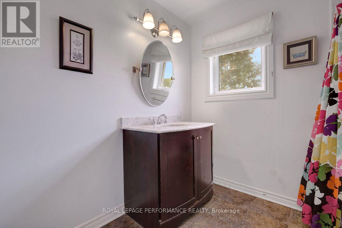 550 Wolffdale Crescent Property Photo 20