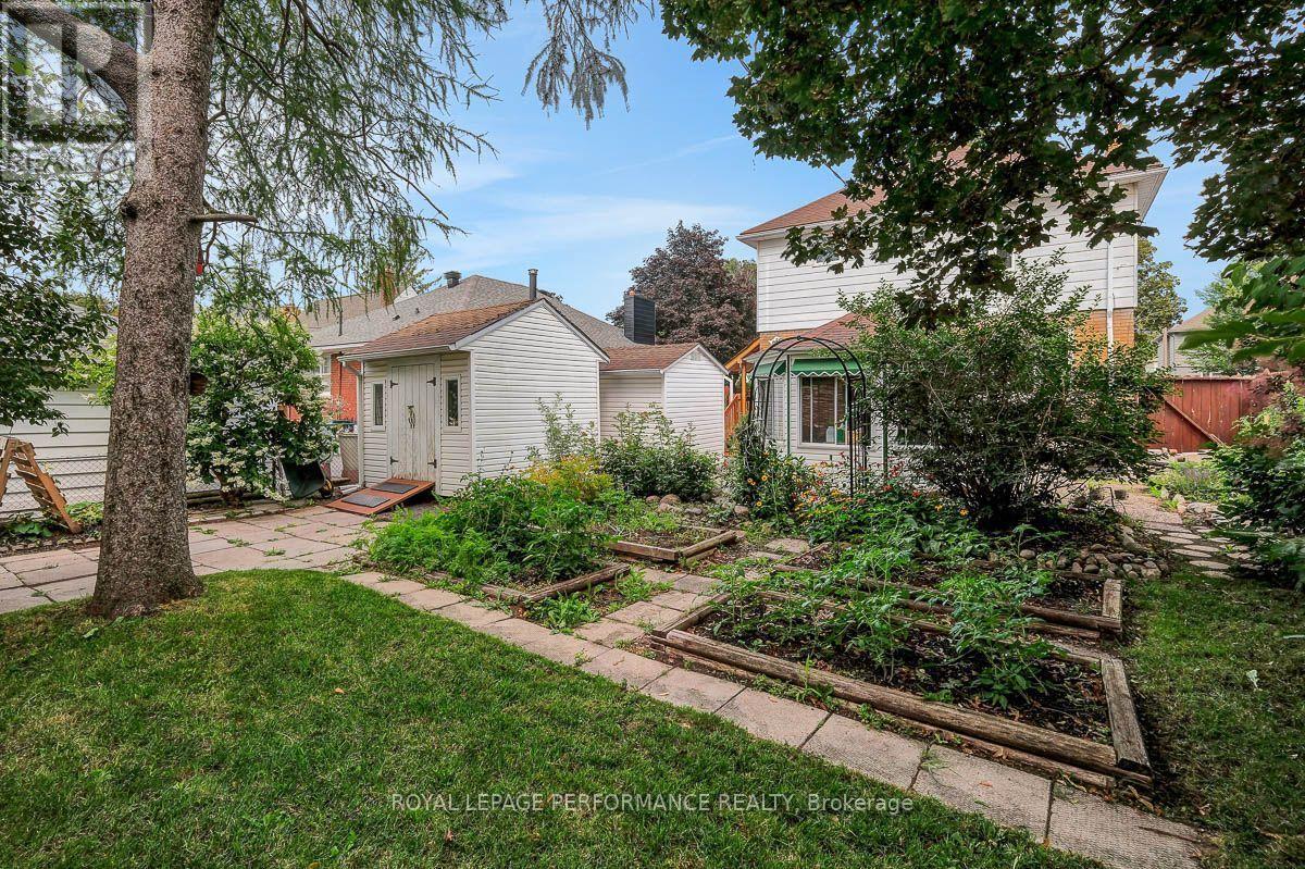550 Wolffdale Crescent Property Photo 35