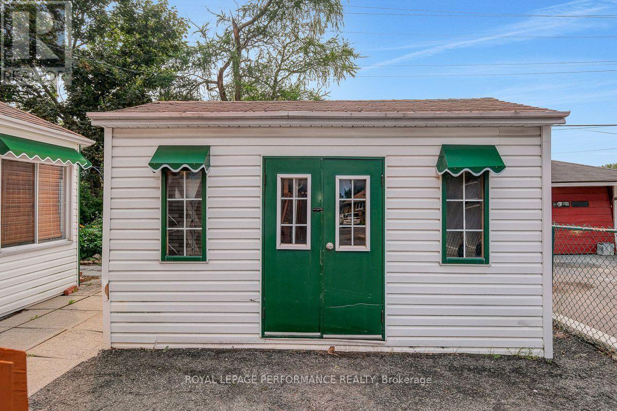 550 Wolffdale Crescent Property Photo 39