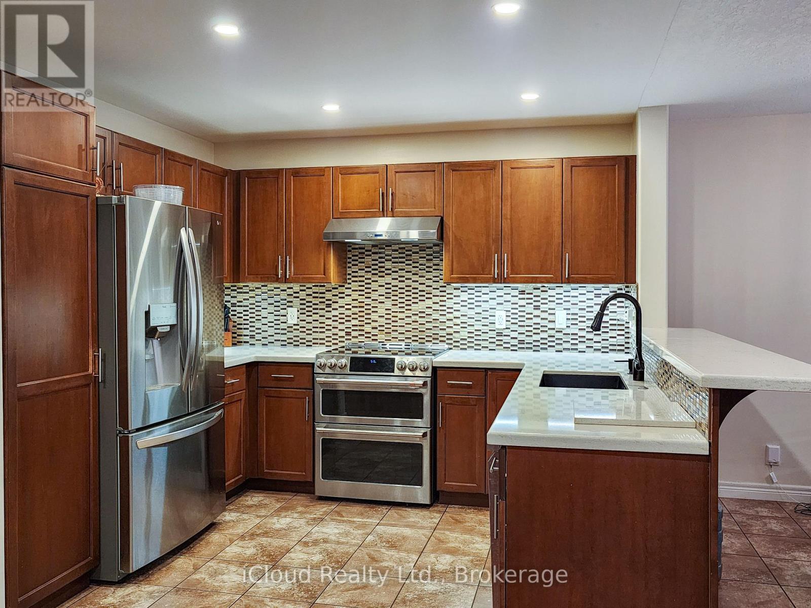 55 Magnificent Way Property Photo 4