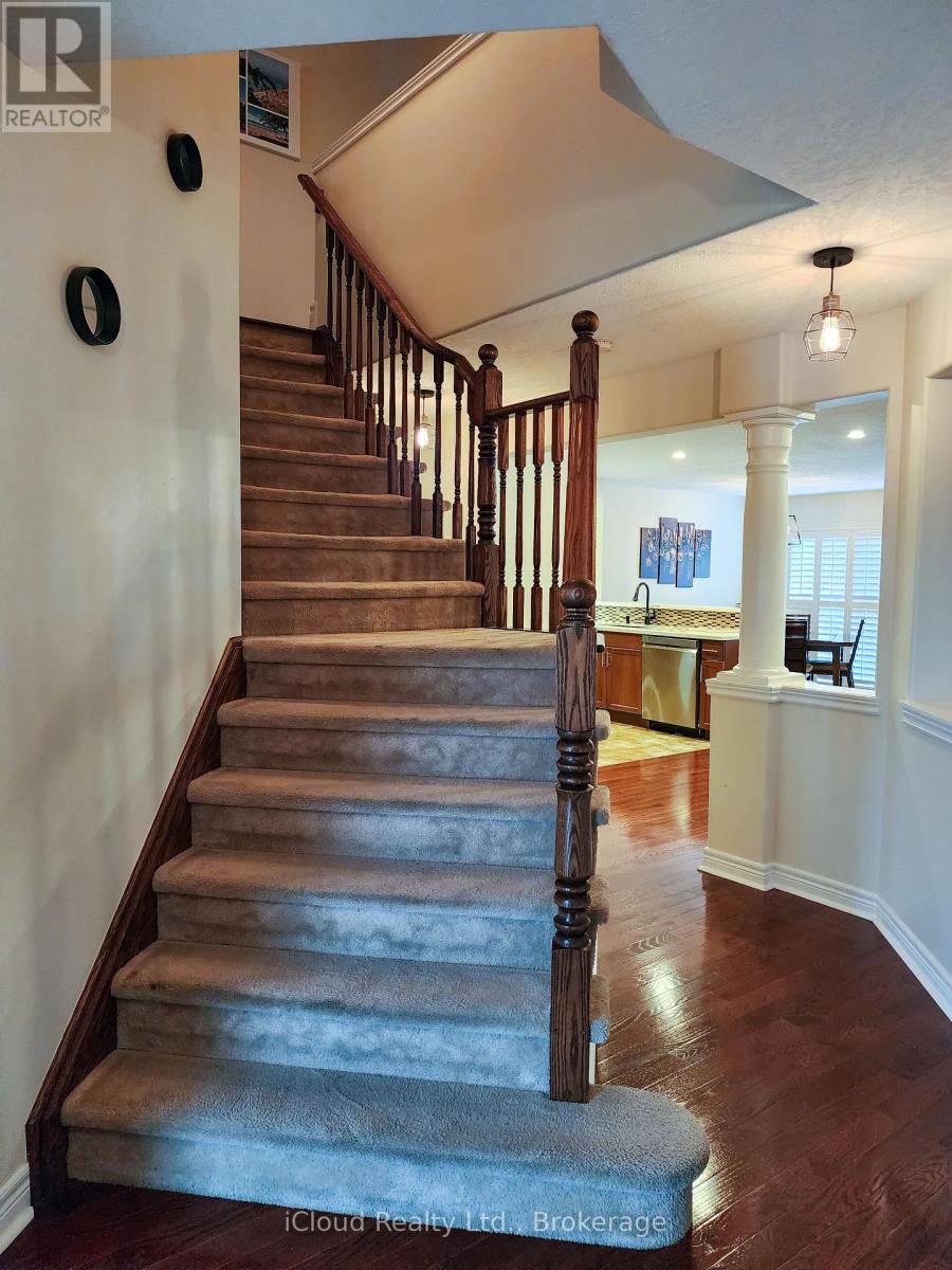 55 Magnificent Way Property Photo 9
