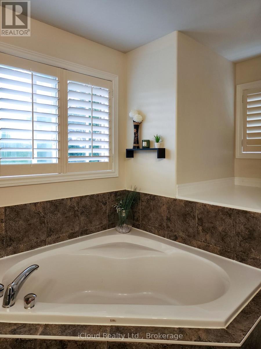 55 Magnificent Way Property Photo 14