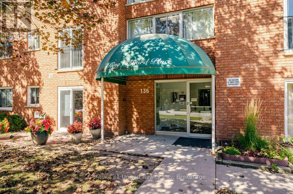 302 - 136 WARE STREET
